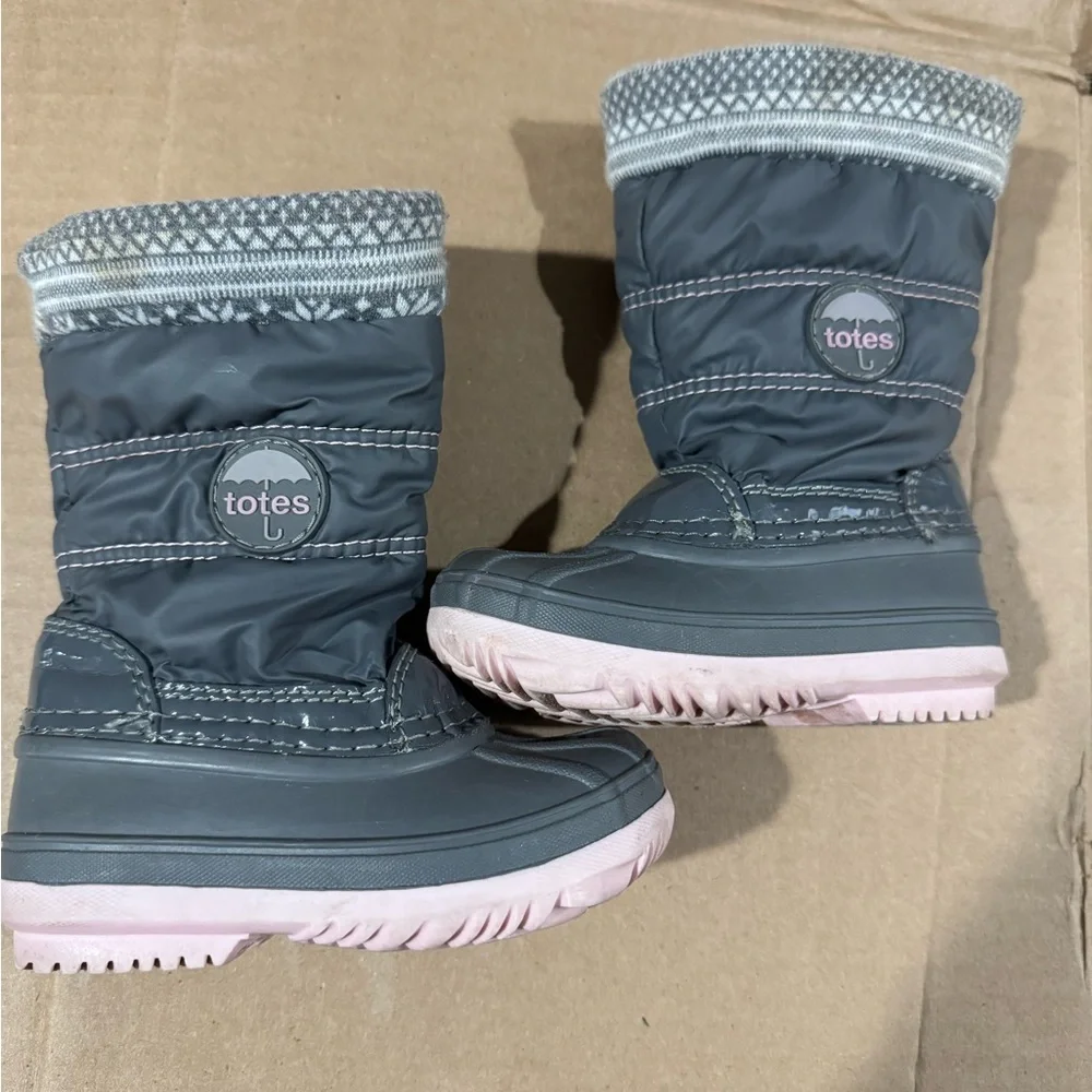 Totes Grey and Pink Quilted boots